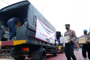 Kapolres Jombang memberangkatkan Bantuan Kepada Korban Erupsi Gunung Semeru