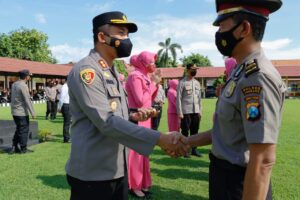 Kapolres Jombang Pimpin Upacara Kenaikan Pangkat Pengabdian Perwira