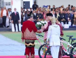 Menangkan Busana Adat Terbaik pada Upacara Penurunan Bendera Sang Merah Putih, Menteri AHY: Tradisi yang Baik untuk Lestarikan Budaya