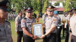Polres Jombang Beri Penghargaan kepada Personel dan Masyarakat yang Berkontribusi untuk Daerah
